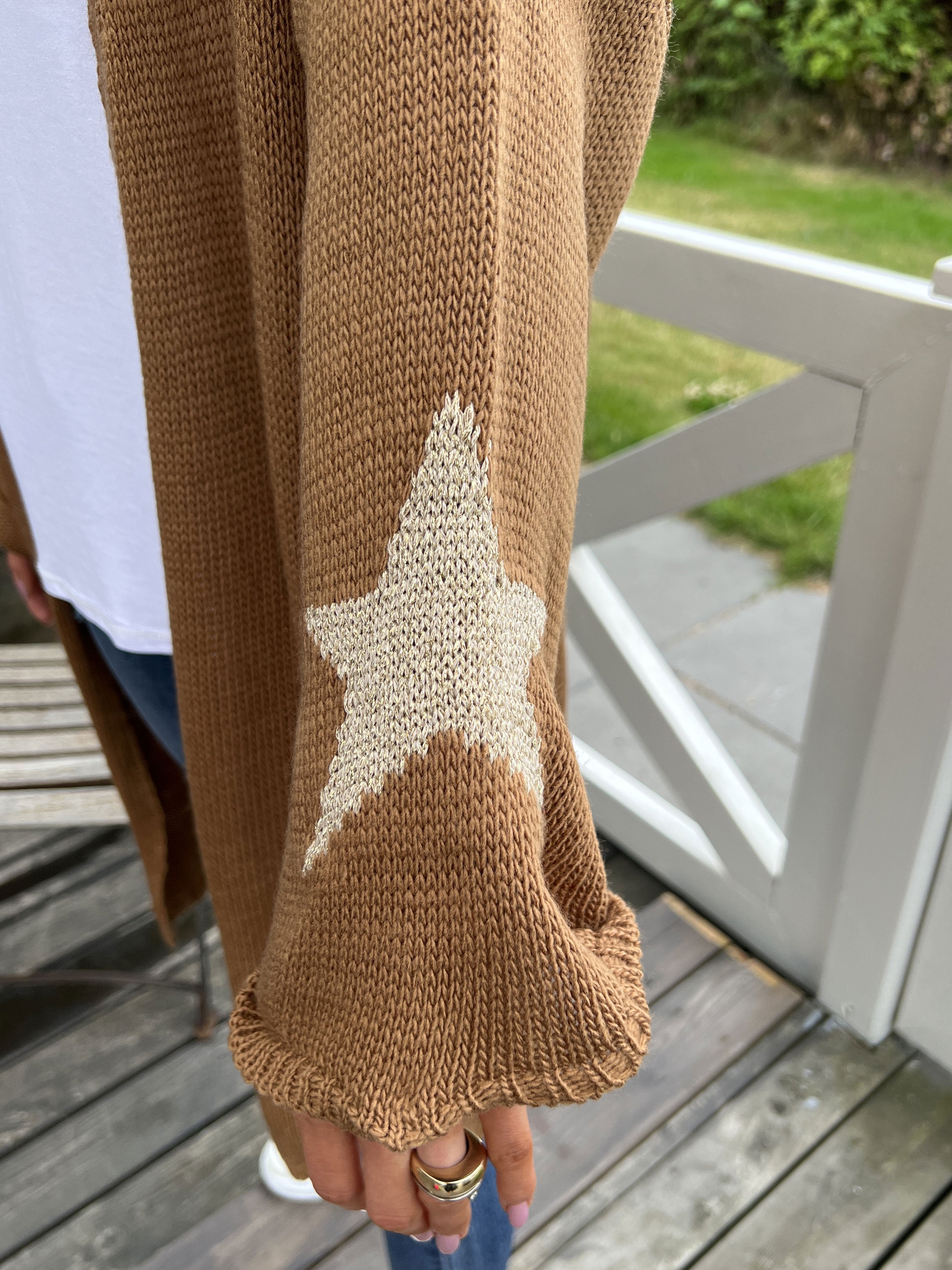 Lowa - Strik cardigan med stjerne på ærmet